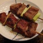 和風もつ料理 あらた - ハツとタンの串焼き