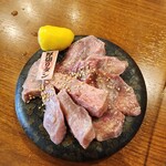 焼肉ホルモン大衆酒場 真 肉焼屋 十三店 - 
