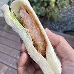 サンドイッチ専門店 ポポー - 海老カツもエビがぎっしり詰まっています