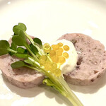 リストランテ ピノキオ - 長崎県五島列島宇久島　アオリイカのサルシッシャ　上にのっている黄色い魚卵はヤマメの生いくら　アオリイカの食感とヤマメのプチプチ感とが相まって〜　　　　byまみこまみこ