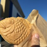 焼きたて屋 - 料理写真:青空の下で鯛焼きいーですね