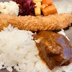 一体感 - ・和牛ビーフカレー　¥1,650-（税込）＋大海老フライ　　　¥500-（税込）