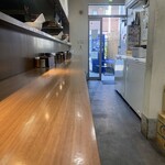 ヌードル＆スパイスカレー 今日の1番 - 1番カウンター(お店の1番奥の席)からの写真