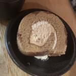 フィッシュ オン ディッシュ ロリー - 一口ロールケーキ