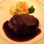 フランス料理 ル・トリアノン - 和牛フィレ肉のポワレ