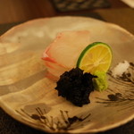 日本料理 晴山 - 鮃のお造り 岩海苔を添えて