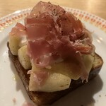 西洋料理店 note - 洋梨と生ハムのクロスティーニ