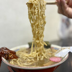 らー麺　Do・Ni・Bo - ビロビロ太麺をリフトUP⤴️
