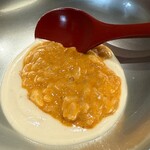 紀尾井町 三谷 - 上部の雲丹にはシャリが合わせています！