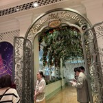 Hong Kong Disneyland Hotel - 