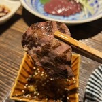 あか牛焼肉専門 和牛一頭流 肉萬 - 