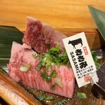 あか牛焼肉専門 和牛一頭流 肉萬 - 