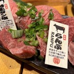 あか牛焼肉専門 和牛一頭流 肉萬 - 