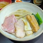 鶏paitan 心麦 - キノコ香る鶏ポルチーニつけ麺