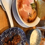 おダシと銀しゃり 中華そば 蒼し - 