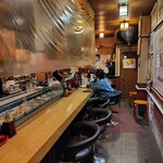 源吉 - お母さんと談笑中の妻｡