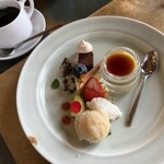 山のレストラン - デザート盛り合わせ