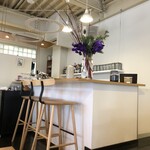 후단 카페 - 세련된 매장 내부②