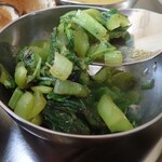 モモ - 小松菜のみ、スゴク美味しい。多分小松菜とフェヌグリークのみ