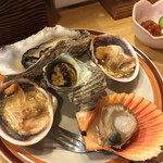 荒磯料理　海女小屋 - 焼き貝盛合せ 1050円