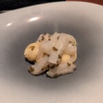 蒼 - 神経〆障泥烏賊とオシェトラキャビアの冷製フェデリーニ