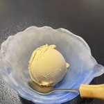 山屋 - デザートのアイスクリーム