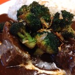 欧風カリー ドモン - 牛たんとブロッコリー