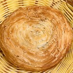 劉媽媽食堂 - 千層黑芝麻酥餅（黒胡麻の千層パイ）