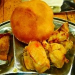 タンドールチキン・パトゥーラ・サモサ