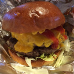 アンティーミー バーガー - バンズはふかふか