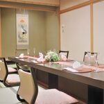 日本料理 吉備膳 - 梅の間/6名様から12名様までのお部屋でございます。和室は掘りごたつですので足をおろしてお寛ぎいただけます。
また梅の間、菊の間2部屋で18名様までご利用いただけます。