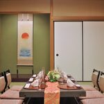 日本料理 吉備膳 - 菊の間/4名様から6名様までのお部屋でございます。和室は掘りごたつですので足をおろしてお寛ぎいただけます。
また梅の間、菊の間2部屋で18名様までご利用いただけます。