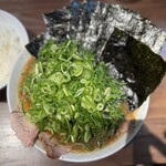 輝道家 - 輝道家特製ラーメン(1450円), ライス(150円)