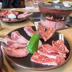焼肉処 まるます家 - 