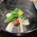 日本料理うしお - お椀　紅葉鯛　雲子