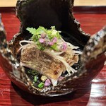 日本料理うしお - 向付 一の刺　寒鰆藁焼き