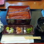 鰻の成瀬 - 料理写真:★★上うな重 松 2900円 鰻はふっくらで美味しいがご飯少なく満足感は低い！ご飯くらい大盛り無料にすればいいのに。CP悪いのでリピート無しで！