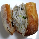 ジュエ ボワット - しらすサンドの中身(具がたっぷり♪)