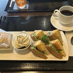 珈乃香 - 料理写真:サンド&デザート　　コーヒープラス