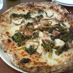 緑のイスキア - ナポリの葉やさいと自家製サルシッチャのピッツァ