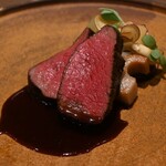 ラチュレ - 蝦夷鹿のロースト モモ