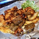 お好み鉄板 武庫之荘 - ミックスホルモン炒め