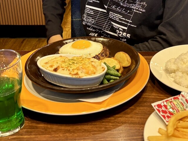 jonathan’s Nakano Yayoi Cho Ten photo 3