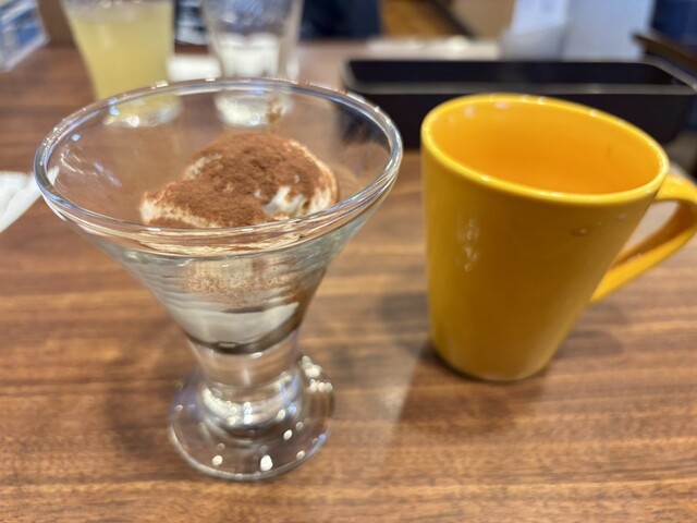 jonathan’s Nakano Yayoi Cho Ten photo 2