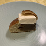 ブーランジェリー オンニ - 和栗あんぱん(アレンジ)。