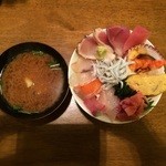 神東寿司 - 海鮮丼（上方から）