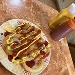 329069466 - 251114金　長崎　ミサロッソ　オニオンリングにケチャップとマスタードを掛けて