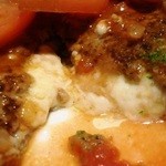 ガスト - ハンバーグを割ったところ。チーズたっぷり♪
