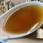 中華そば処 琴平荘 - 『中華そば(中間)』のスープ
