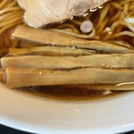 中華そば処 琴平荘 - 『中華そば(中間)』のメンマ